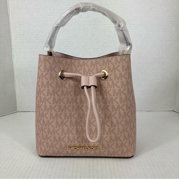 Michael Kors Suri  SM Bucket Crossbody - Picture 1 of 8